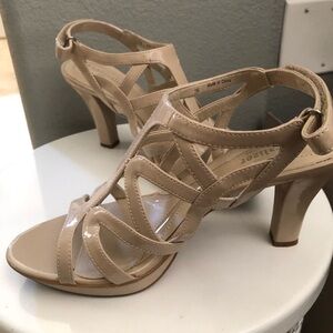 Naturalizer Platform Pump